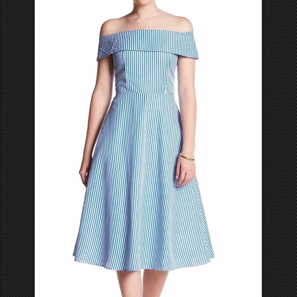 Like new off the shoulder summer dress.
